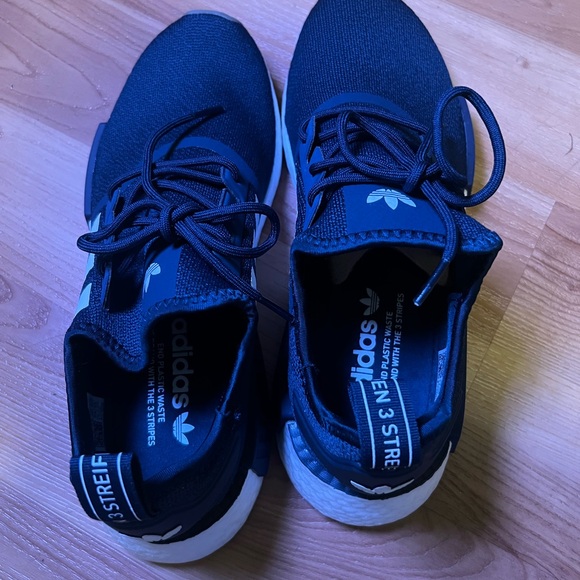 Adidas sneakers, size 8.5 or 8 1/2, color blue - Picture 5 of 8